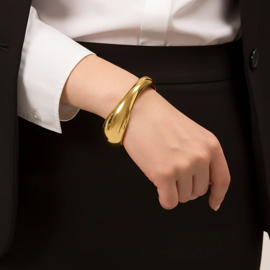Nora Sculpted Gold Bangle