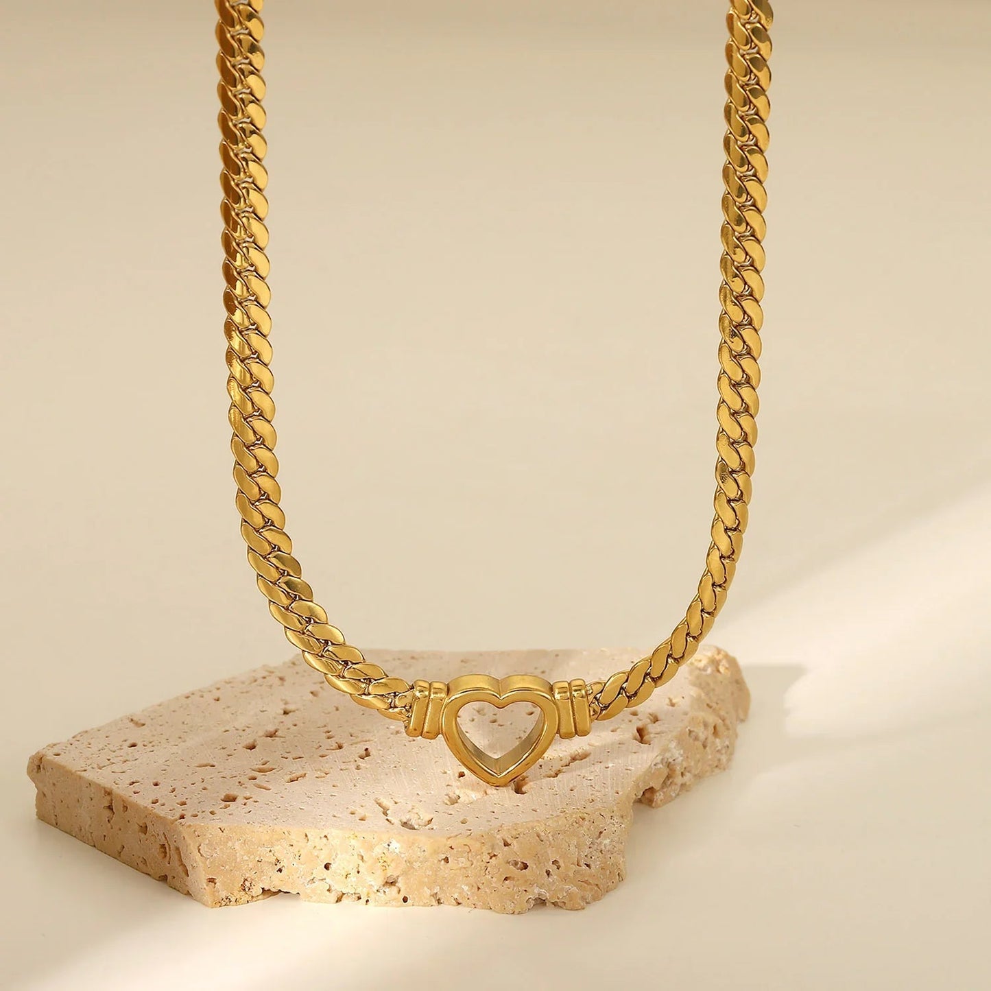Ari Heart Choker